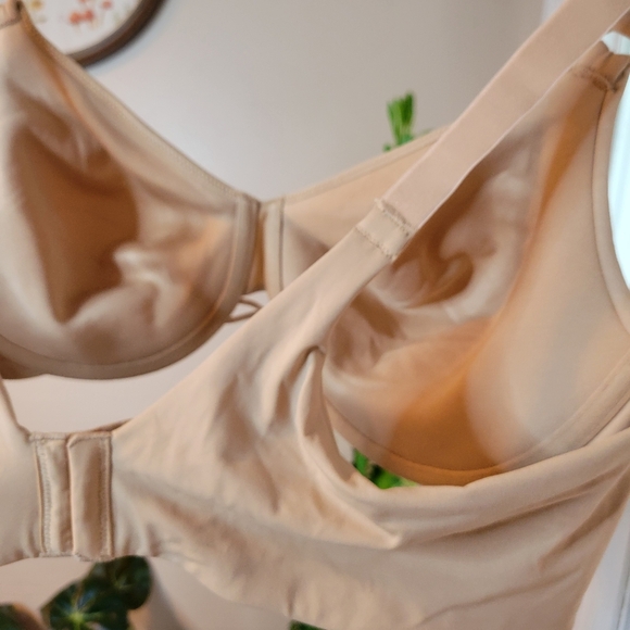 Vanity Fair Radiant Collection Smooth Nude Bra, Size 44C - Picture 6 of 8